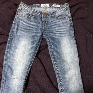 Buckle daytrip Capricorn skinny. 26L